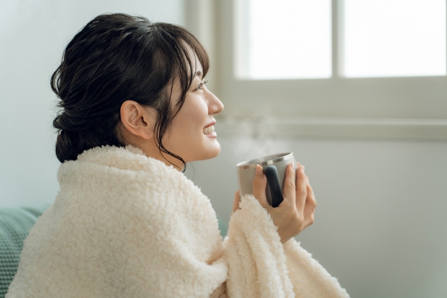 大寒の候、大人の髪と頭皮を「慈しむ」。ゆらぎ世代のための、温もり保湿ケア